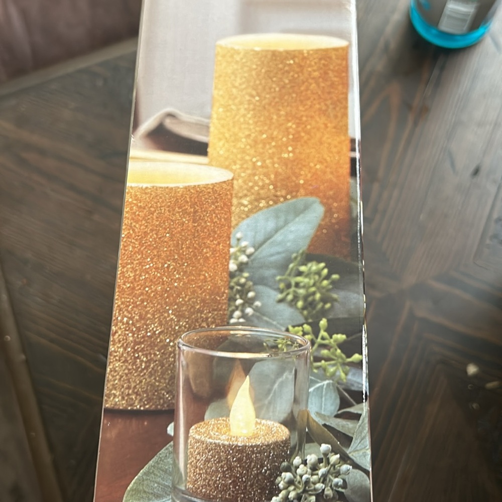 Candle Set with Remote Control - Picture 3 of 4